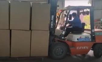 Sending síubolta til Chile